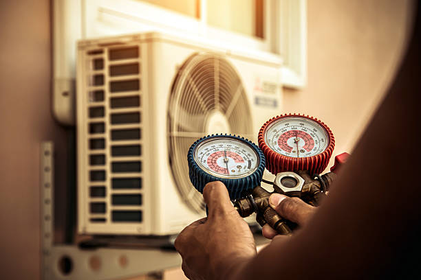 Professional Ac Installation technician working in Piedmont, OK